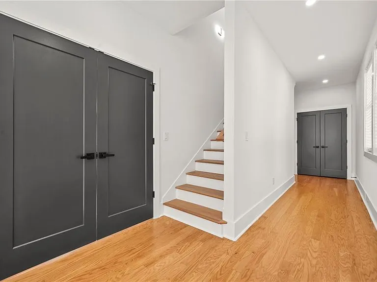 2186 Park Ter — Photo 33
