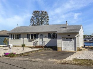 510 Middle Branch Dr, Forked River, NJ 08731