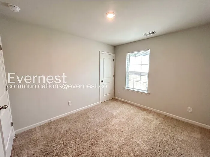 5231 Hanover St — Photo 11