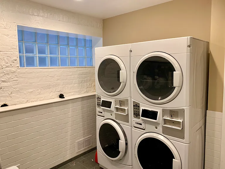 1506 W Polk St #1ZR — Photo 3