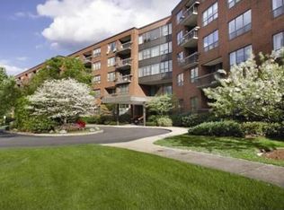 210 Nahanton St APT 207, Newton, MA 02459