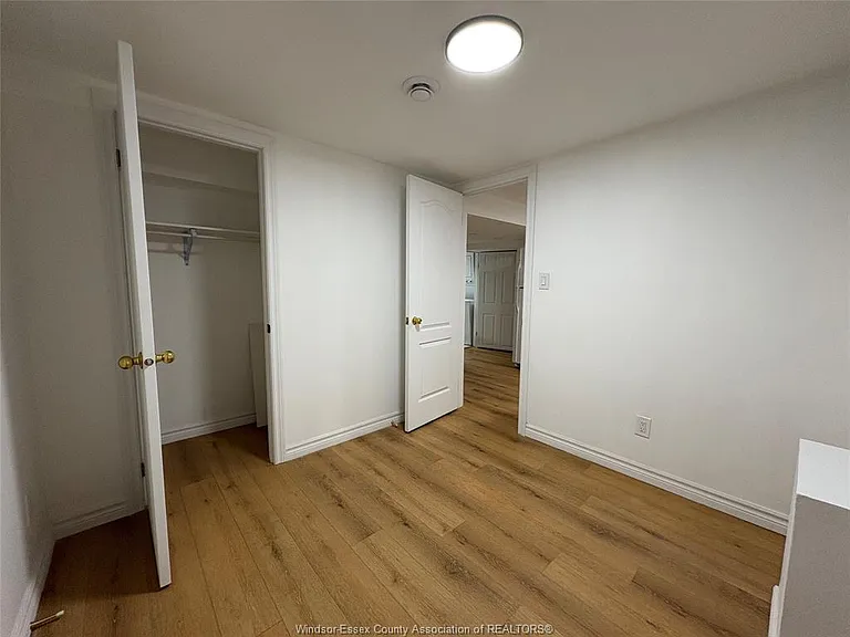 2148 Tecumseh Rd W #LOWER — Photo 5