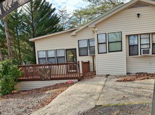 112 Cindy Pkwy, Cleveland, GA