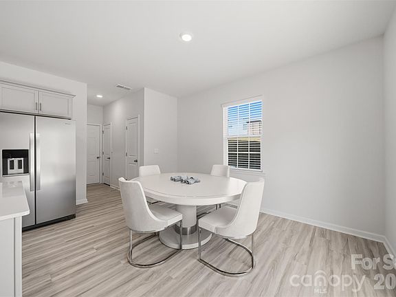 5th image of 3976 Ashton Dr NW