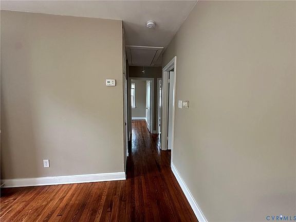 5th image of 2123 S Whitehill Dr