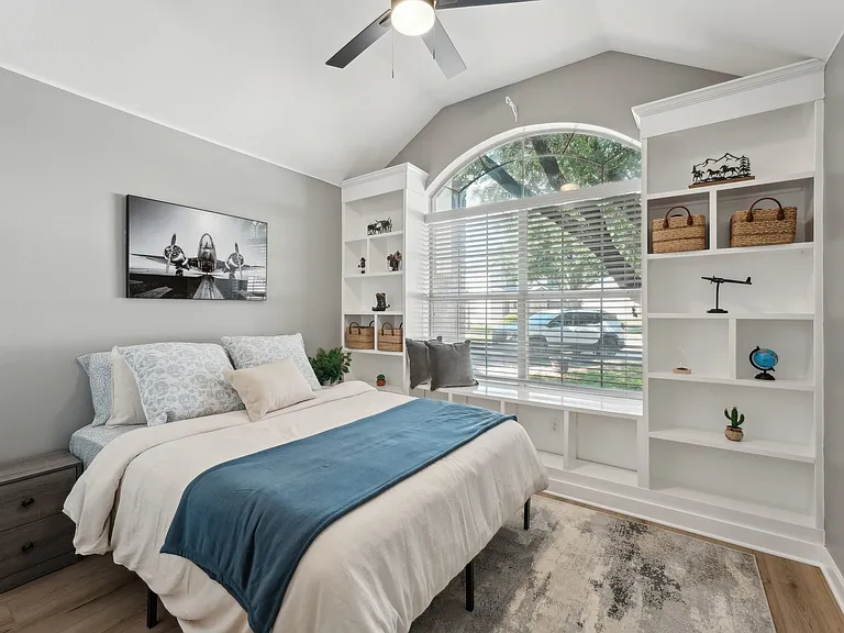 1620 Rosewood Ct — Photo 17
