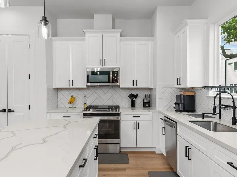 3030 Live Oak St — Photo 23