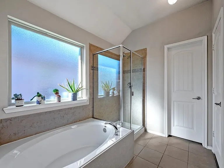 2413 Michelle Creek Dr — Photo 22