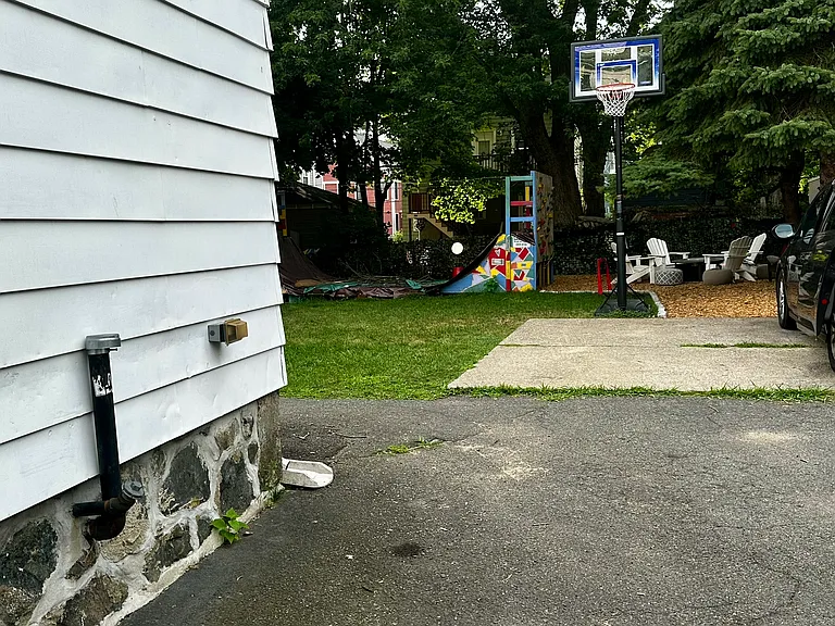 106 Franklin St — Photo 31