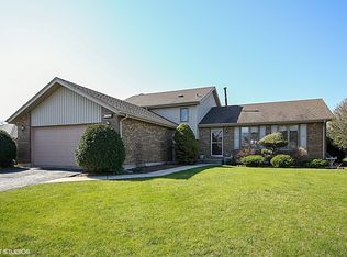 9205 Windsor Dr, Orland Park, IL 60462