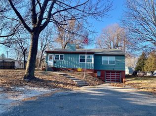 2719 Merriott Dr, Saint Joseph, MO 64507