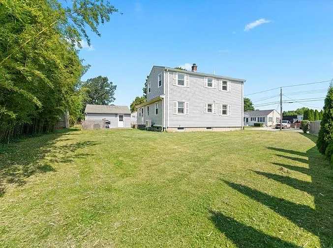 3 bed, 1568 sqft, $3,900 — Photo 3