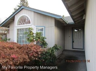 1587 Saratoga Dr, Medford, OR 97501