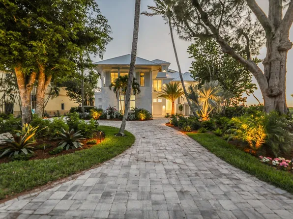 941 S Seas Plantation Rd, Captiva, FL 33924