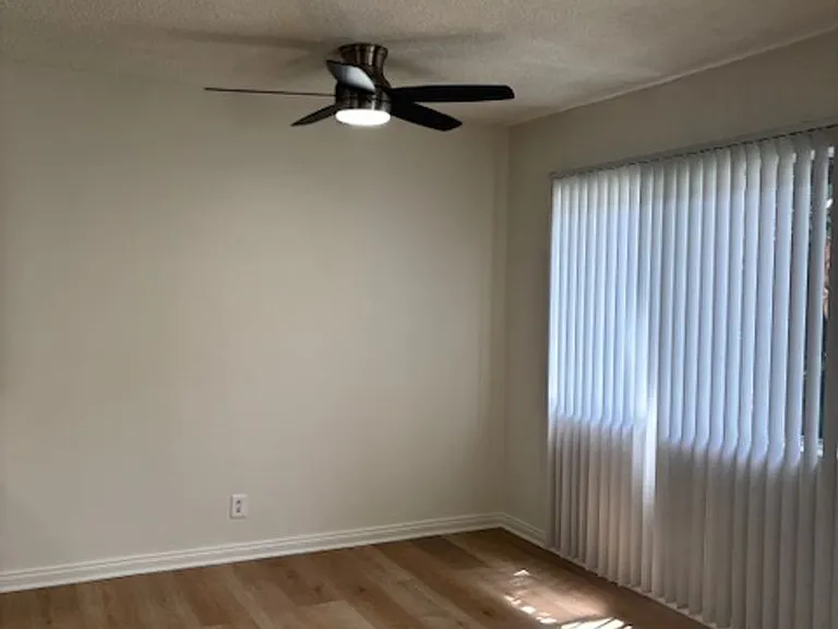 1435 S Bundy Dr — Photo 3