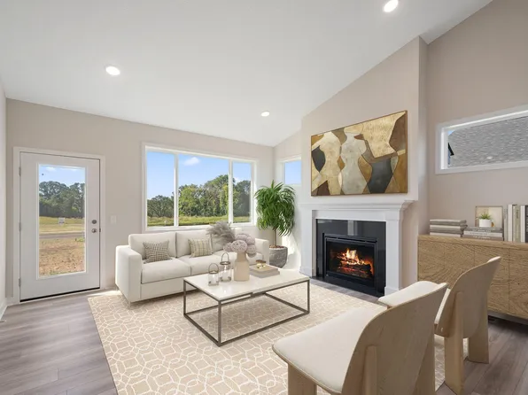 2120 Ridgepointe Dr, Hastings, MN 55033