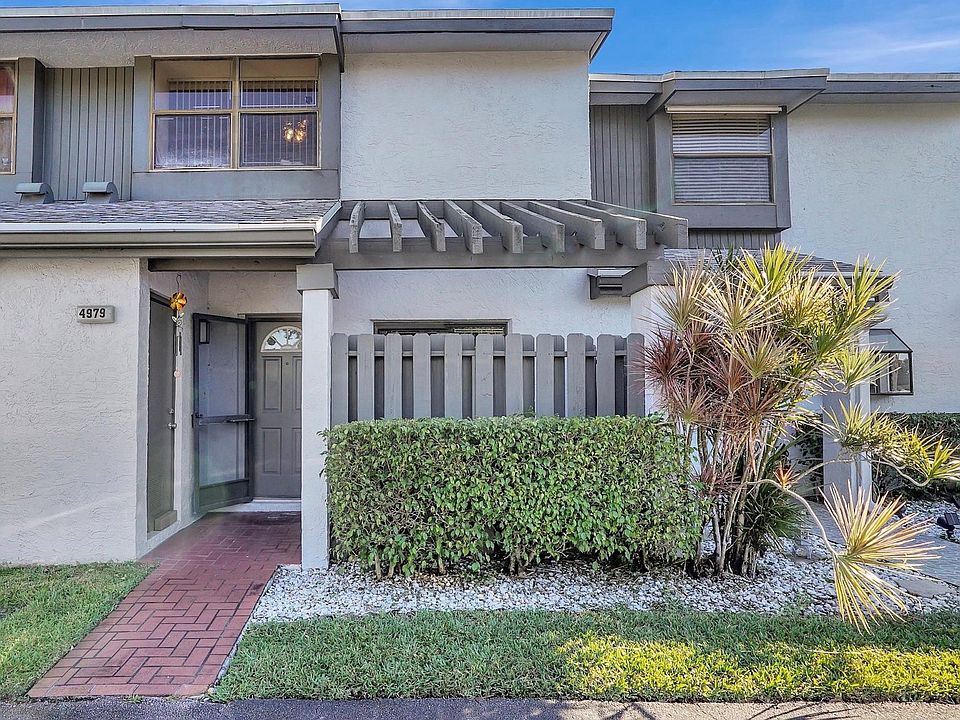 1st image of 4979 NW 82nd Avenue #705