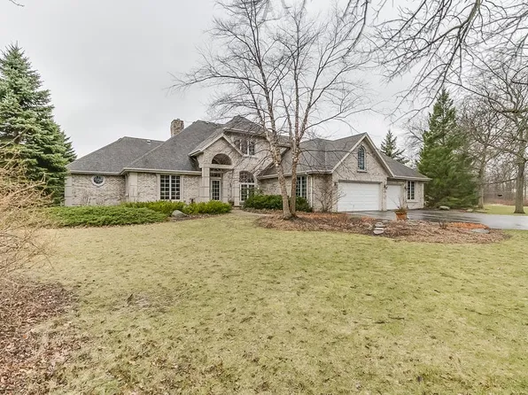 4431 Hampshire Hill Dr, Waterford, WI 53185