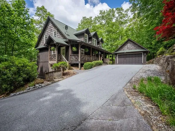 168 Phlox Court, Sapphire, NC 28774