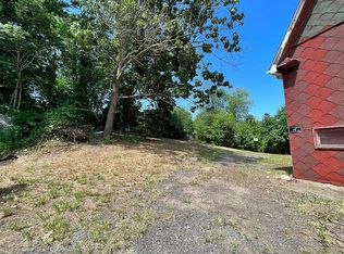 25 Twin Hills Dr, Groton, CT 06340