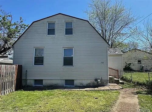 762 Dallas Dr Photo 1