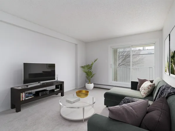 11124 28th Ave NW, Edmonton, AB T6J 4M2