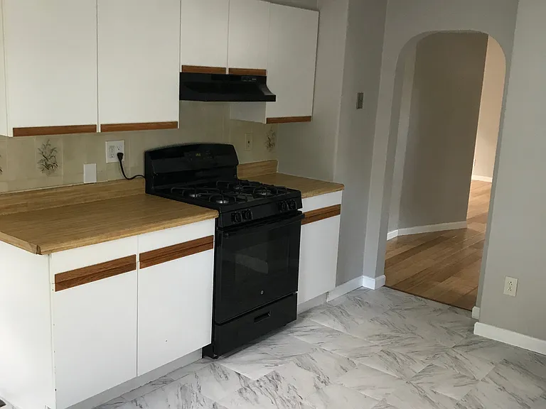 97 Cross St #2 — Photo 2