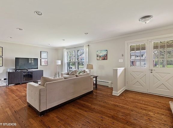 4th image of 1700 Longvalley Dr