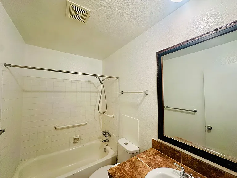 Desert Atrium - Studios, 1 Bedrooms and 2 Bedrooms in Great Location! Community Pool! — Photo 39