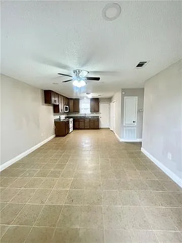 2205 Argyll St — Photo 7