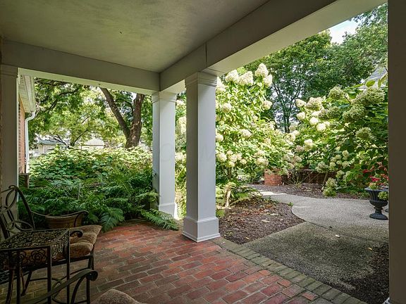 4th image of 2475 Onandaga Dr