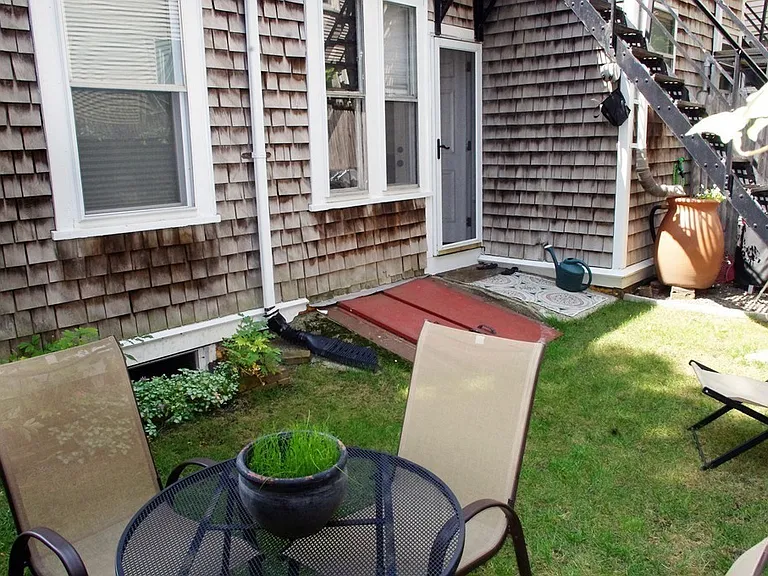 246 Cypress St #1 — Photo 12