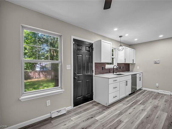 5th image of 4072 E 108th St