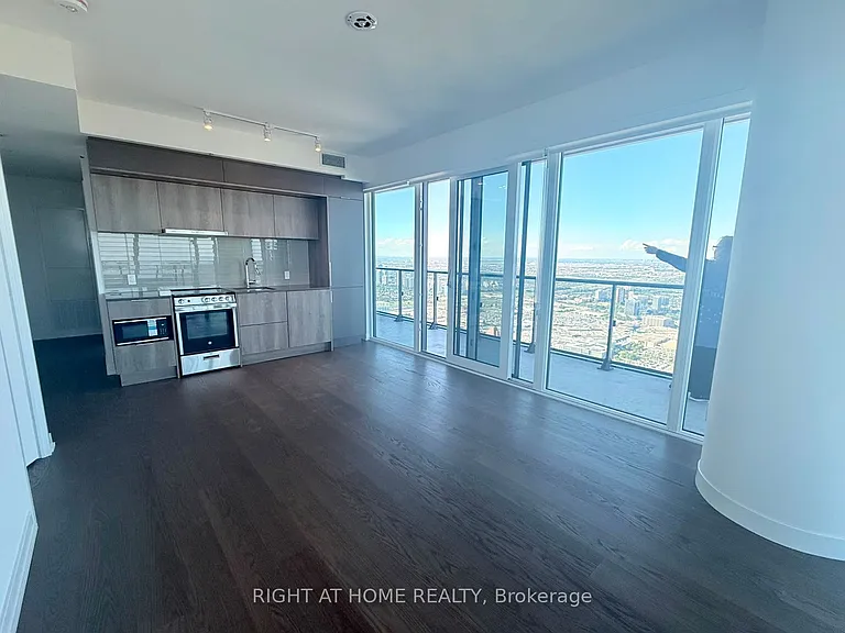 448 Burnhamthorpe Rd W #6708 — Photo 4