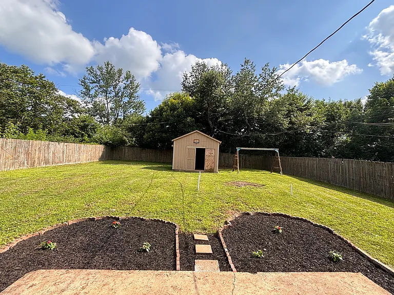 315 E Brown St — Photo 15