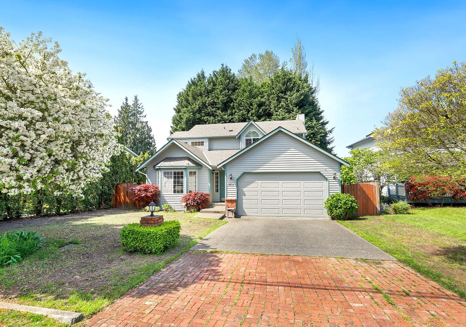 Beautiful Renovated Four Bedroom House for Rent in Renton Washington — Photo 1