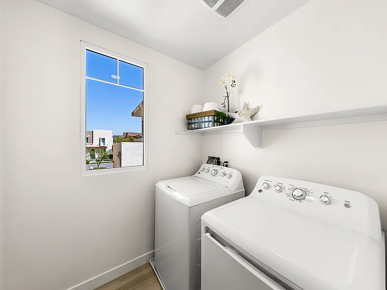 114 Cultivate — Photo 24