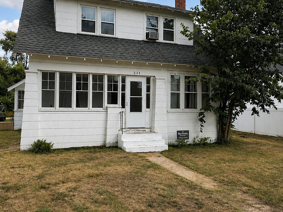 1st image of 264 N Cass St