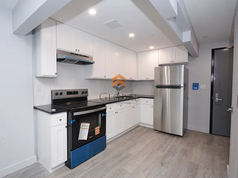 1985 Jerome Ave #6H — Photo 1