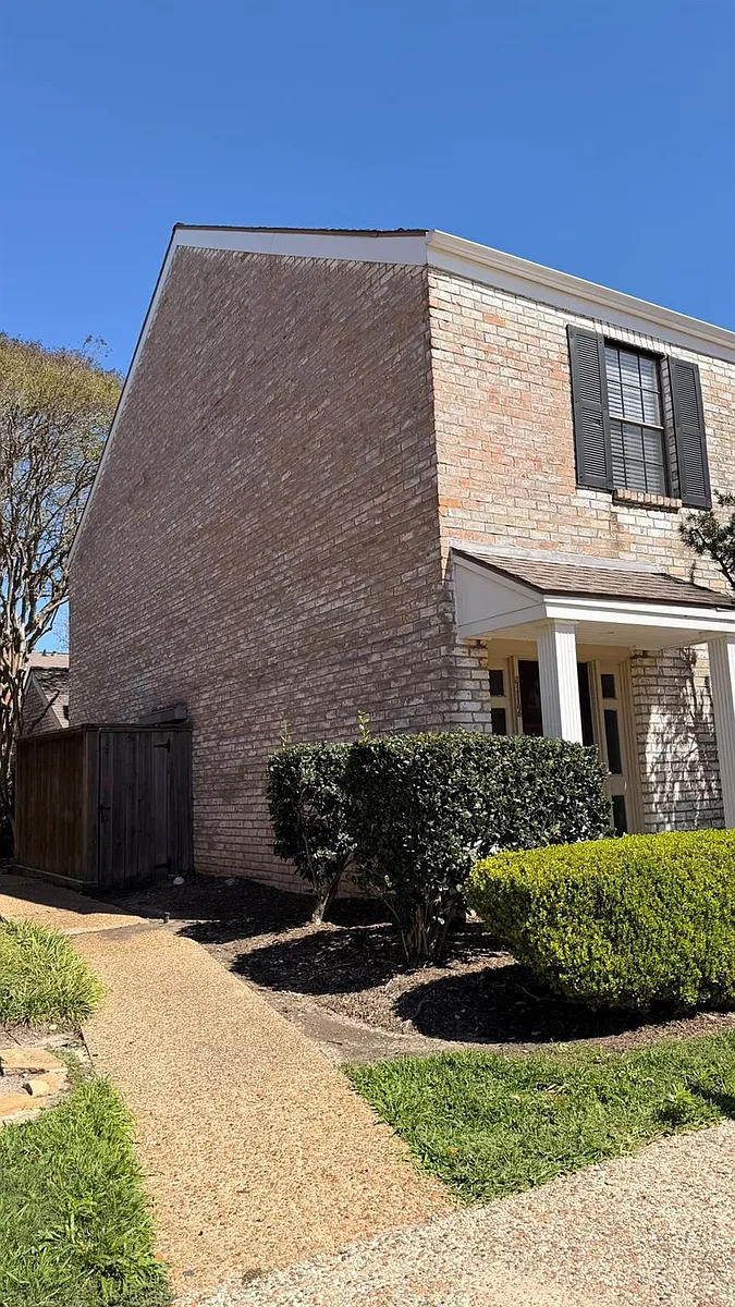 Building Photo - 712 Augusta Dr #712