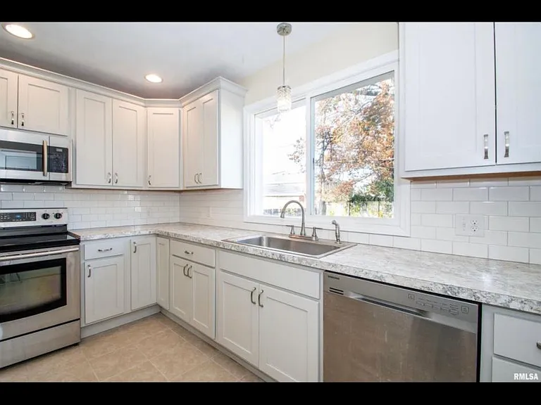 309 E Harrison St — Photo 3