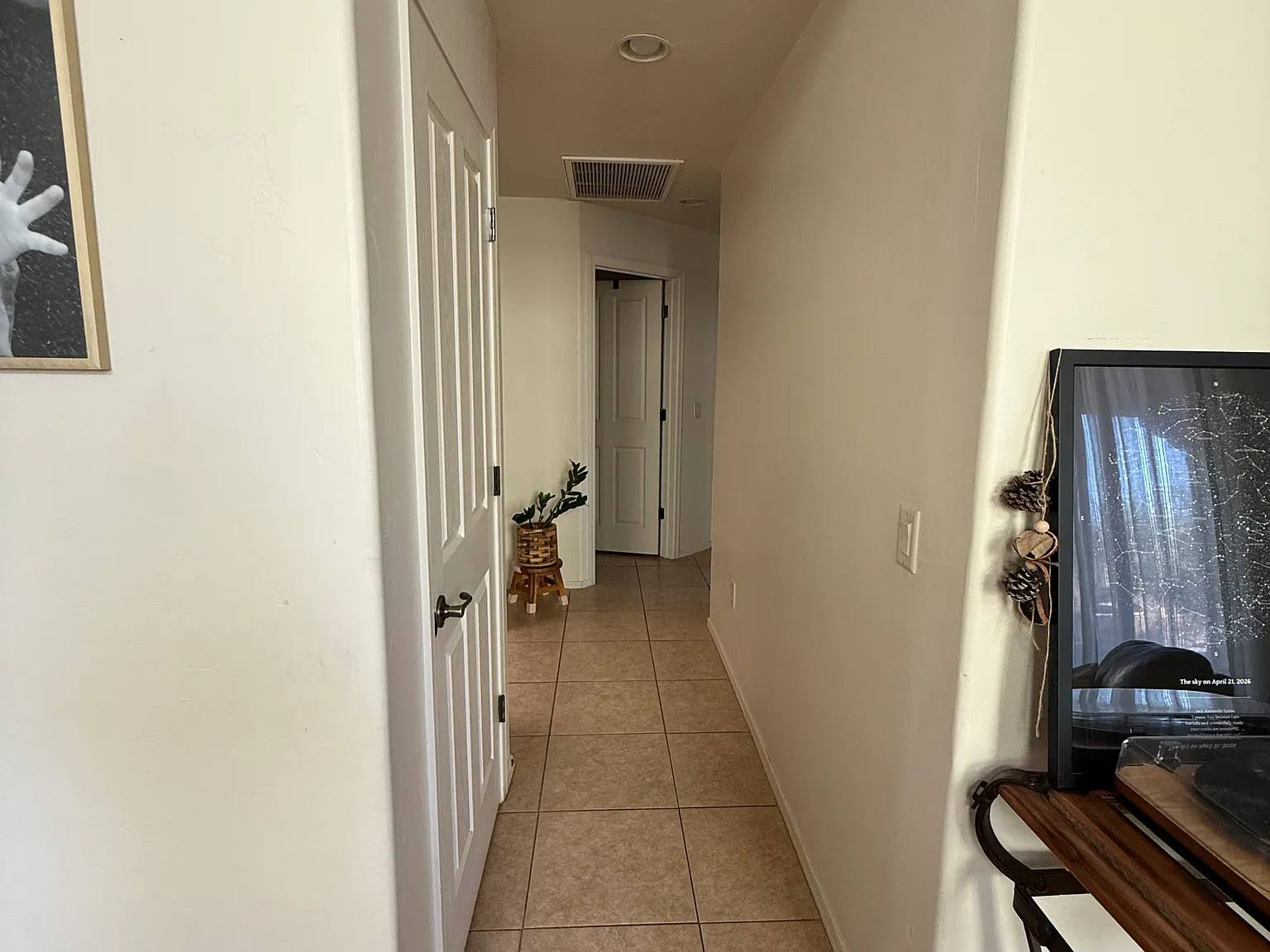 3 bed, 1905 sqft, $2,250 — Photo 4