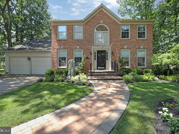 37 Regan Ln, Voorhees, NJ 08043