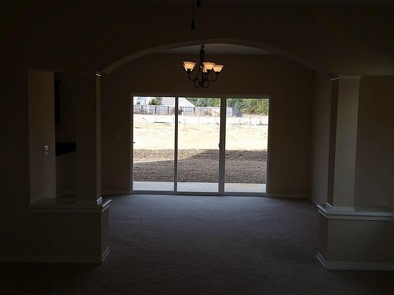 5th image of 902 Peoria Ct
