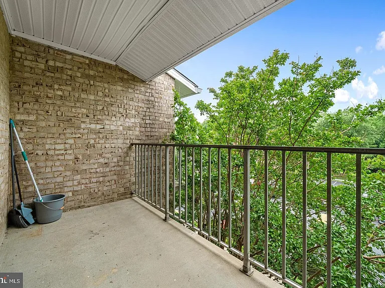 7984 Audubon Ave #203 — Photo 26
