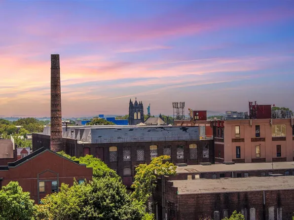 704 Grand Street image 11 of 30