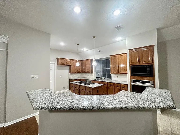 16807 Laguna Springs Dr — Photo 17