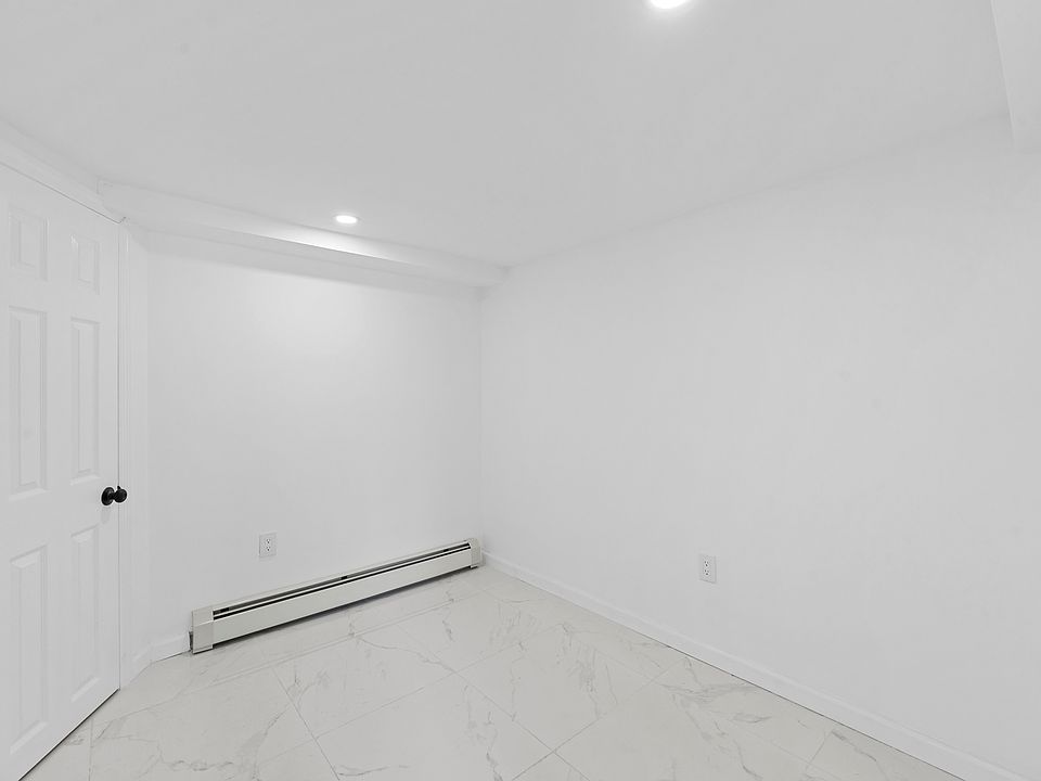 1st image of 219-08 131st Ave #Adu