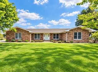 113 Diane Dr, Lexington, IL 61753