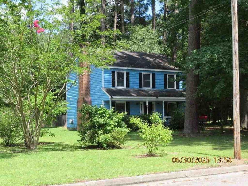 2nd image of 821 Evergreen Rd